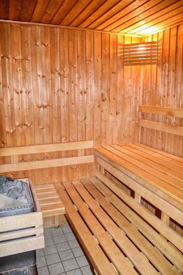 Hotel Penta Lux Tata Eksteriør billede