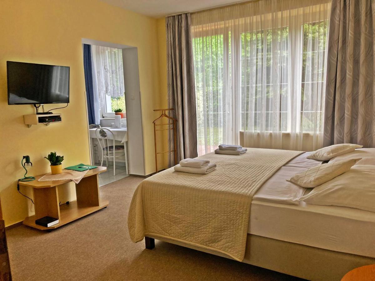Hotel Penta Lux Tata Eksteriør billede